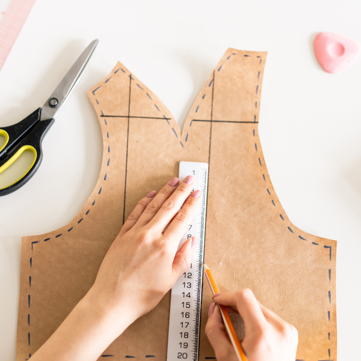 Confección de ropa personalizada a medida - Prendas únicas para hombre y mujer en Leonika